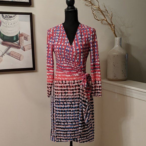 BCBGMaxAzria Dresses & Skirts - BCBGMAXAZRIA Multi color Wrap Dress